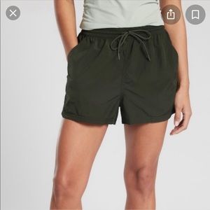 Athleta Expedition Short sz 0